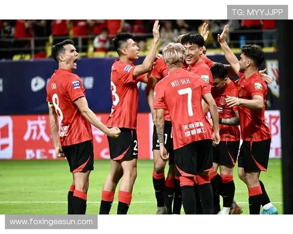 成都与梅州对决:杨明洋登场韦世豪周定洋缺席双方外援各四人争锋 成都与梅州对决:杨明洋登场韦世豪周定洋缺席双方外援各四人争锋