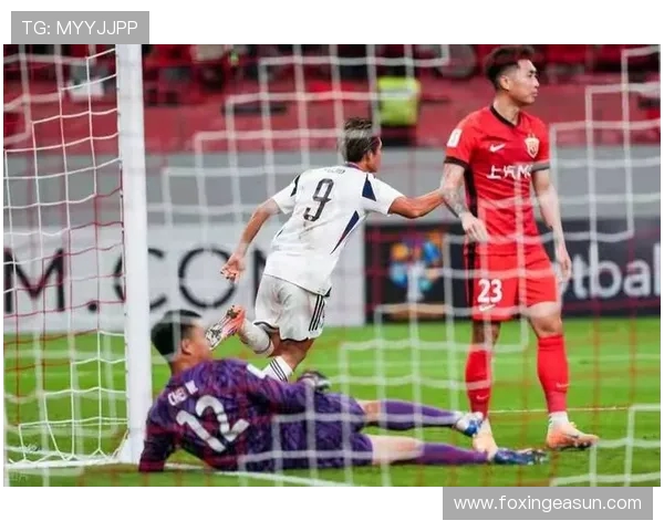 海港部分高层现场观战申花首尔亚冠战 了解对手实力为备战准备 海港部分高层现场观战申花首尔亚冠战 了解对手实力为备战准备