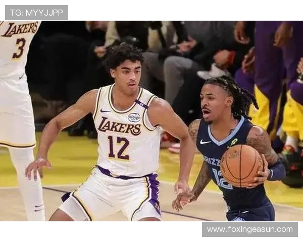 原创第三巨头!湖人大将轰22+12+4制霸内线 已成东里好帮手 原创第三巨头!湖人大将轰22+12+4制霸内线 已成东里好帮手